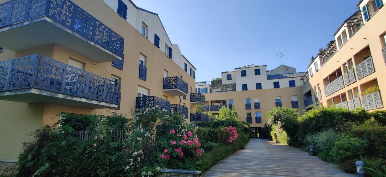 123Home - Suite & Spa Xl Montévrain Esterno foto