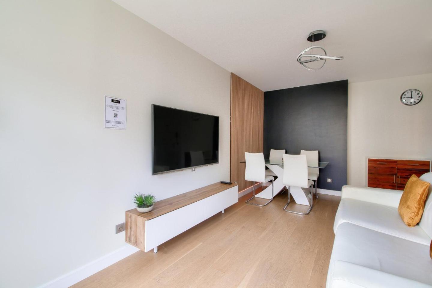 123Home - Suite & Spa Xl Montévrain Esterno foto