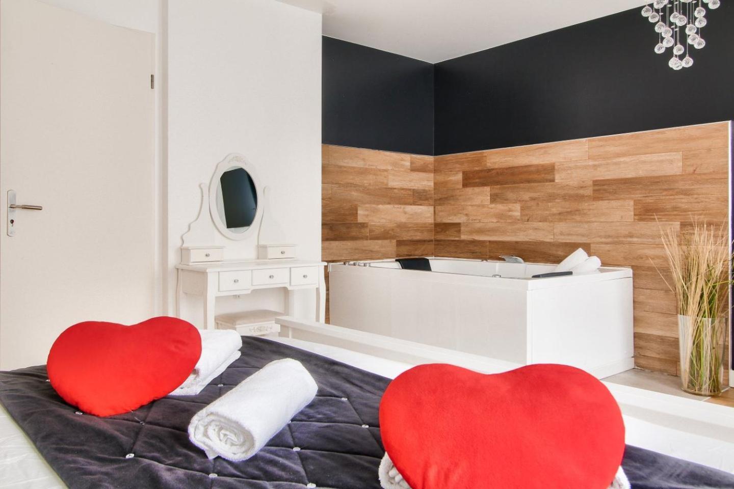 123Home - Suite & Spa Xl Montévrain Esterno foto